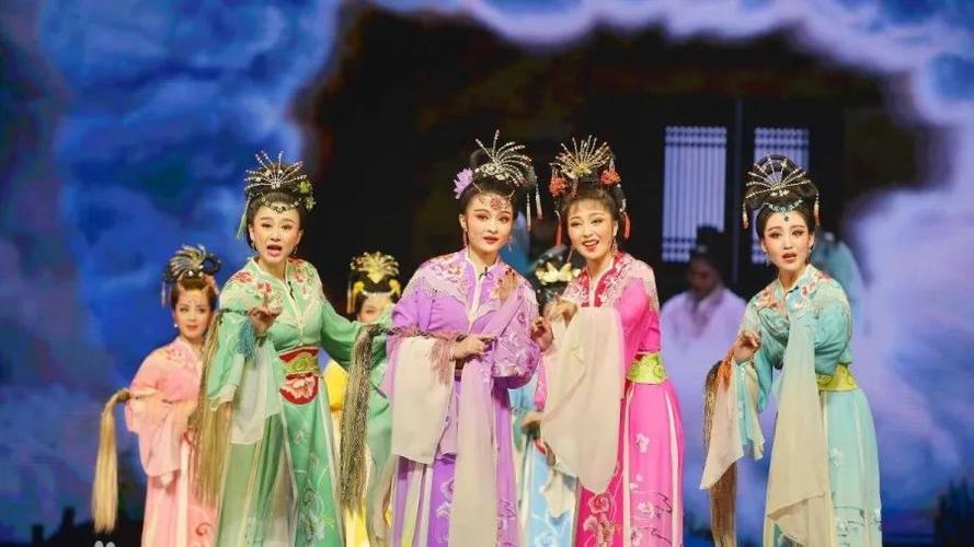 黄梅戏是安徽的,但安徽不是黄梅戏的。+