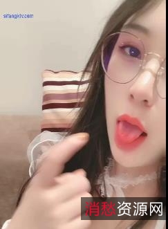 烧嫩女神砂糖：高颜值+A4腰+长腿，火辣姿势让你着迷