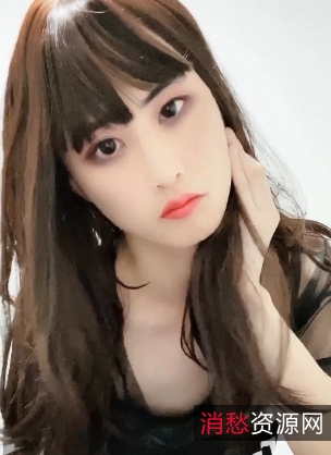 《TS至臻：比女人还美美妖的4-6月合集》，85v、20G，玉梅的精彩转变，看着她从普通小姑娘到模特的传奇故事！