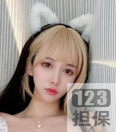 斗鱼网红线线喵新春大礼：火辣表演、精彩服装、性感道具、惊艳颜值，福利满满！