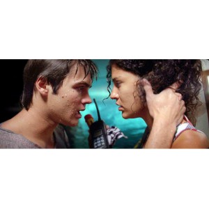 《食人鱼3D：血腥爆头，16x恐怖体验》