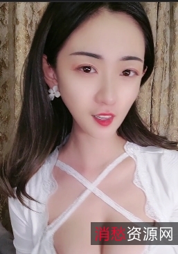 小球球：一位可爱的小女孩，带给你无限鼓舞与欢乐