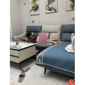 《毁三观挑战伦理！真实妈妈乱L，儿子偷窥，2小时22分20V-1.3G，震惊全球！》