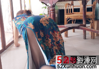 网红娜美身穿复古旗袍，展现出高贵诱人的气质