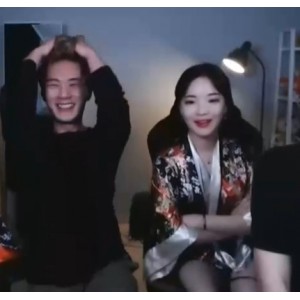 韩国情侣主播紫薇A系列_第29部完整合集：真挚爱情与不断努力的故事