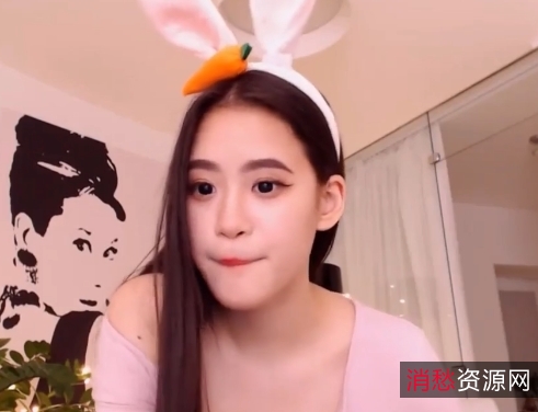 欧美风格的LiChang,性感魅力十足,完美身材、豪放气质,让你瞠目结舌!