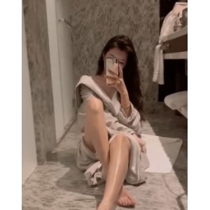 疯狂互动！反差婊推特合成甄选，精选开放，百度盘1V+2G，女神胯下小狗玩弄，中文字幕