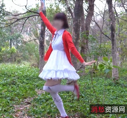 COS剑三妹子：灰色长裙丝质袜子学生服装可爱玩具