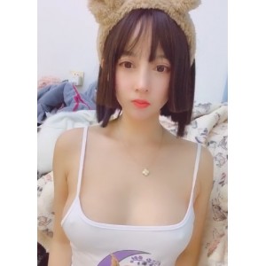 过期米线线火爆斗鱼主播最新写真集，JK、白色旗袍、灰色旗袍、护士等多款写真精选！