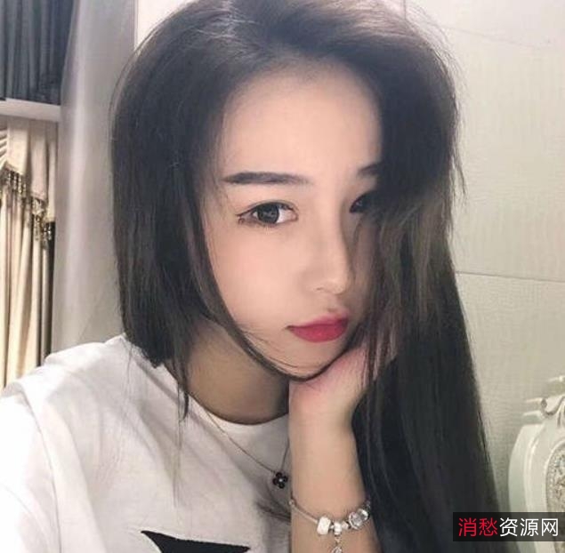 杜雨含：尤果网模特，青春甜美长相，美腿日常抖音开播打赏！私下亲密接触，7.55G精彩作品，长相清纯行为奔放。