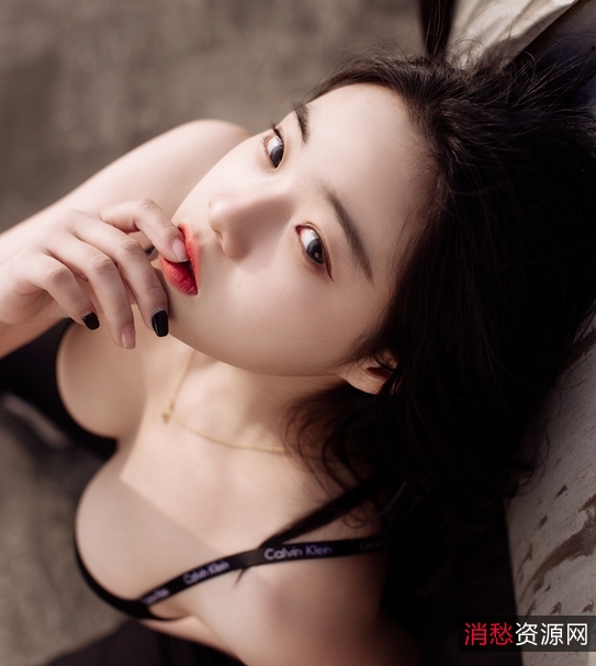 私拍女体艺术:精选身材全方位展示登上天台,大师潜规则搬运百度盘转载。