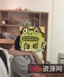 疯狂激吻：双女畸形恋攻守暴抠假JJ打粑粑吃瓜自拍2.1G3v百度盘