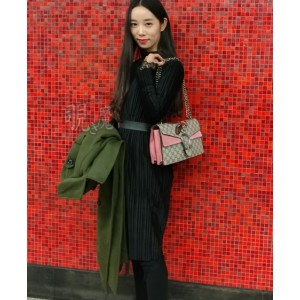 转载搬运小嫩模玩弄奇葩姿势2.9G百度盘1v+3g