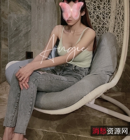 上海反差婊Angie多人游展示69v381p4.8G贵妇闺蜜影片