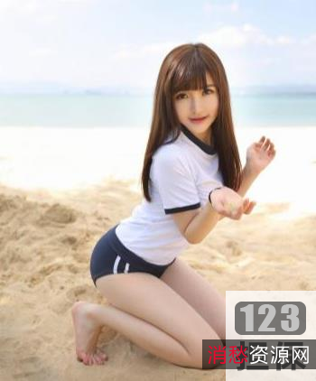 高颜值女学生COSER自拍稀缺资源：1.56G粉嫩秀身材，释放实际效益，粉丝车灯大腿粉嫩。