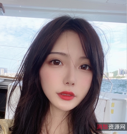 朵朵-微博女神重金自购有尺度福利[3四人游+8V+789MB][百度盘]