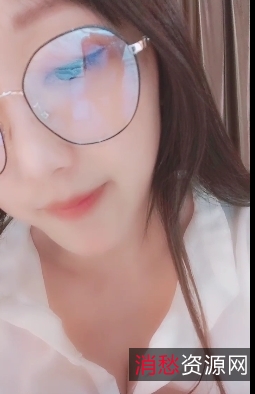 天使一样的女主播:白丫头呀的两部作品