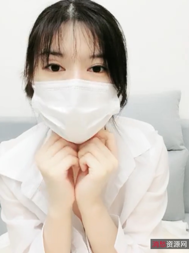 软绵绵超大合集45G：神秘主角的魅力表演这个合集包含了各种主题和风格的视频，从细腻的情感戏到激烈的动作片，每个视频都带给观众不同的视听享受。神秘主角的外貌更是让人过目不忘，他深邃的眼睛、乌黑的头发和令人心动的微笑让每一个表情都牵动观众的心弦。附带现场照片作证，永久链接，失效随缘补！