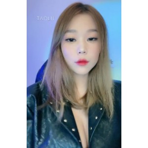 白桃主持的独特挑战，1V视频，350MB大小