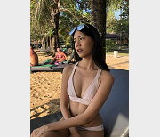 甜美妹子蜜月自拍视频合集，大眼睛迷人可爱必看！