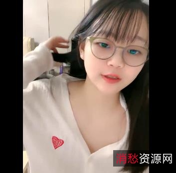 猫猫兔:1V,2.8G直播录制视频,美少女桃子舞蹬,半糖主播
