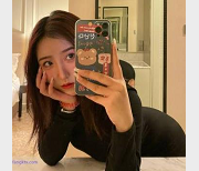 抖音女神yuer：高颜值模特，蜜桃臀身材，不容错过的沉沦资源！