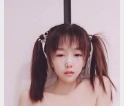 粉嫩嫩妹活跃表演，尺度大开！