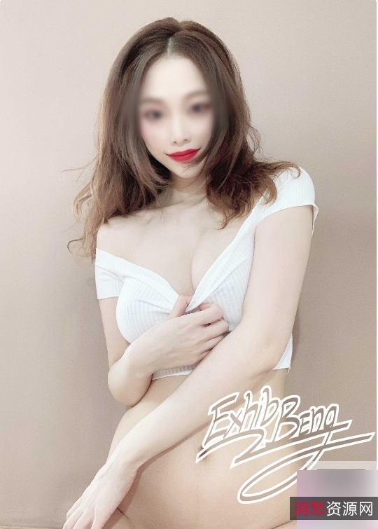 烈焰红唇:网红阿崩的精致脸蛋给力交缠推特视频