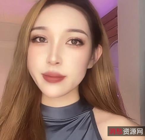 143V4.4G抖音新篇:美女主播小三儿,高质量精彩表演!