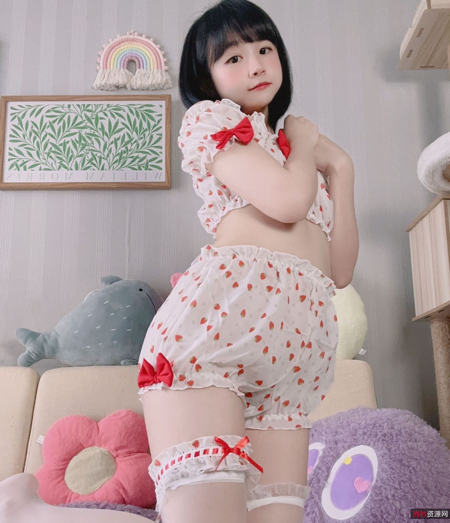 妹子神秘新小合集：2三人游8V，2三人游视频，323MB，百度盘存放