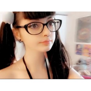 混血美女HoneyMomo作品集：34个视频697张照片，1.63G大小