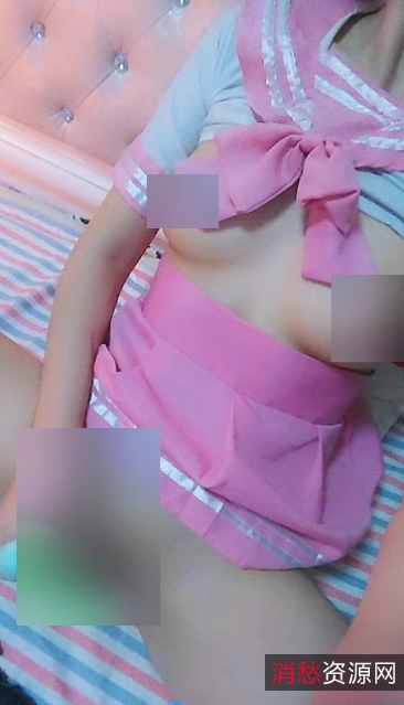 虎牙人气妹子雪糕酱：口味重味浮力姬，欧美洋妞风格，X奴扮相，视频惊艳三寸