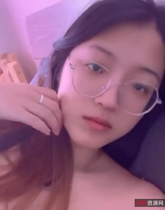 河南赵露露超精选泄密美女图影23三人游92V，1.46G视频百度盘充钱购买