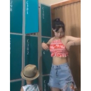 37v37g合集”不仅是一部宿舍拍摄的作品，更是一个引人入胜的故事。视频数量众多，画面清晰，内容丰富，让人无法自拔地沉浸其中。想要一窥小雨的神秘面纱，不妨收藏这个合集，一探究竟。