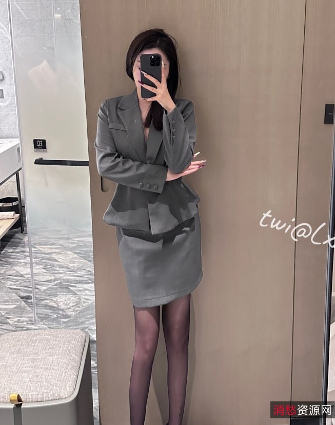 女神级小狗elsa林绾绾：视频收藏量高达452，备受瞩目