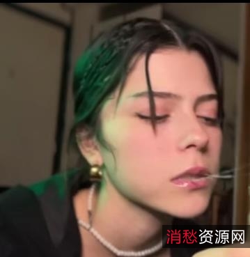 续流传下去，让更多的人欣赏到她的美丽和才华。