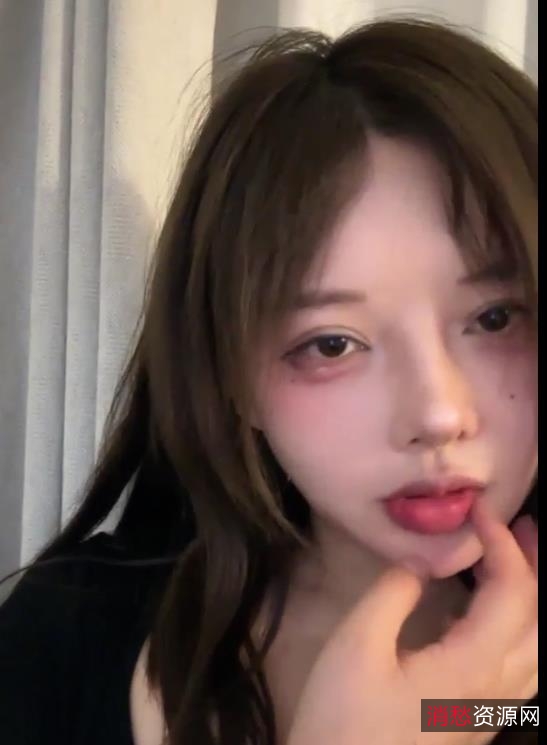 唐泽雪优质女神回归自拍作品4V-2.1G，人气再次爆棚！