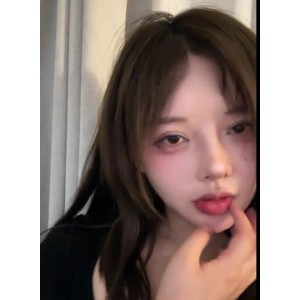 唐泽雪优质女神回归自拍作品4V-2.1G，人气再次爆棚！