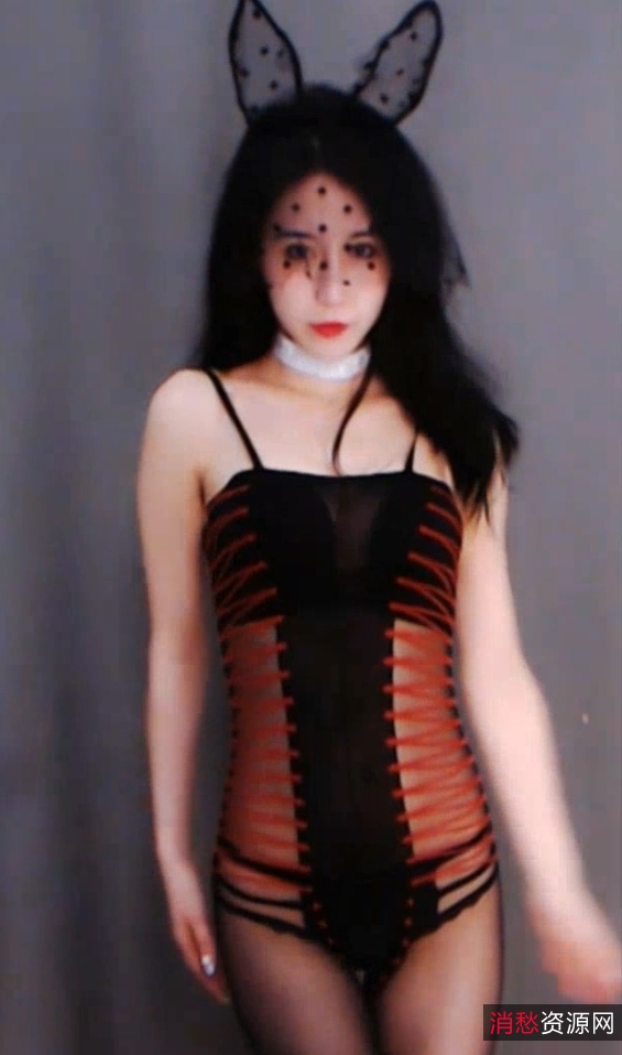 斗鱼何成琳:超火主播定制27v3.6g游戏视频,收藏素37,不容错过!