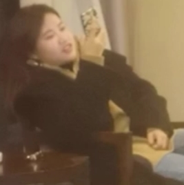 《羽泉：91top8V3小时/V视频合集》在这个视频合集中，主角是一位名叫羽泉的年轻人。羽泉以剪辑的形式呈现，涵盖了91top、8V、3小时以及V等关键词。他展现了出色的表现和独特的风格。羽泉曾获得第一季歌王称号，但却因某些原因被平台封禁，给整个视频增添了神秘和戏剧性的色彩。他的外貌令人印象深刻，拥有一双炯炯有神的眼睛和一头乌黑的头发。风格时而潮流时尚，时而低调简约，给人留下深刻印象。整个视频合集