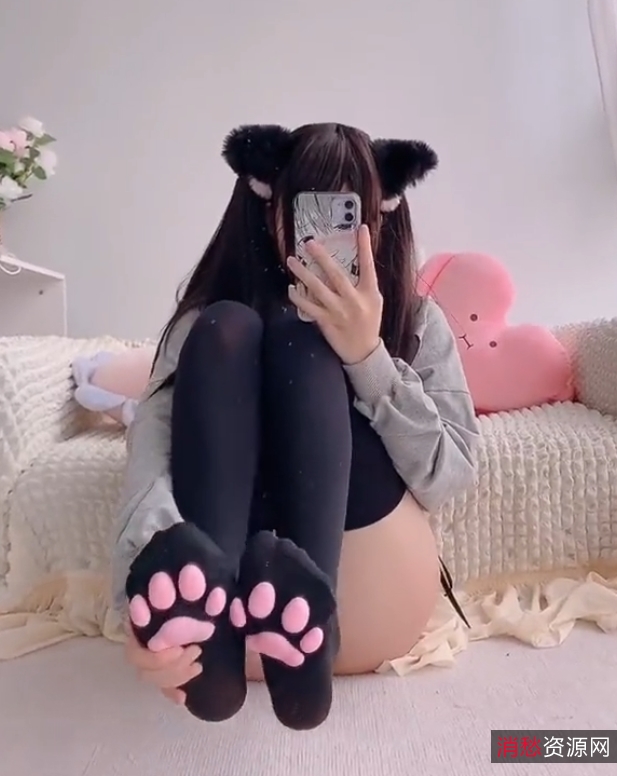 推特热门COSER二阶堂作品集锦，36v4.4g视频收藏量高达489