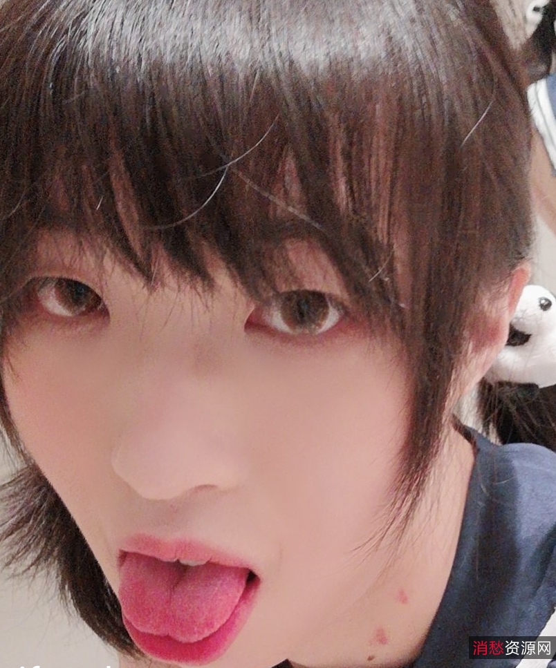 推特20万粉丝眼镜TS,俞喵喵私拍照片曝光,百度收藏量飙升!