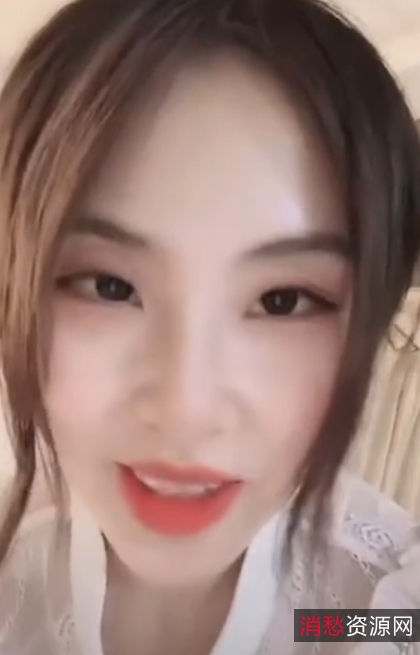 《疯狂抖音》外篇《抖音擦边11》：颜值美女城哥的直播间互动秀420V3.70G