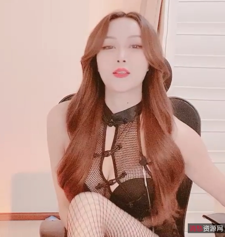 OnlyFans女王ANNVV私人订制108部155G珍藏版