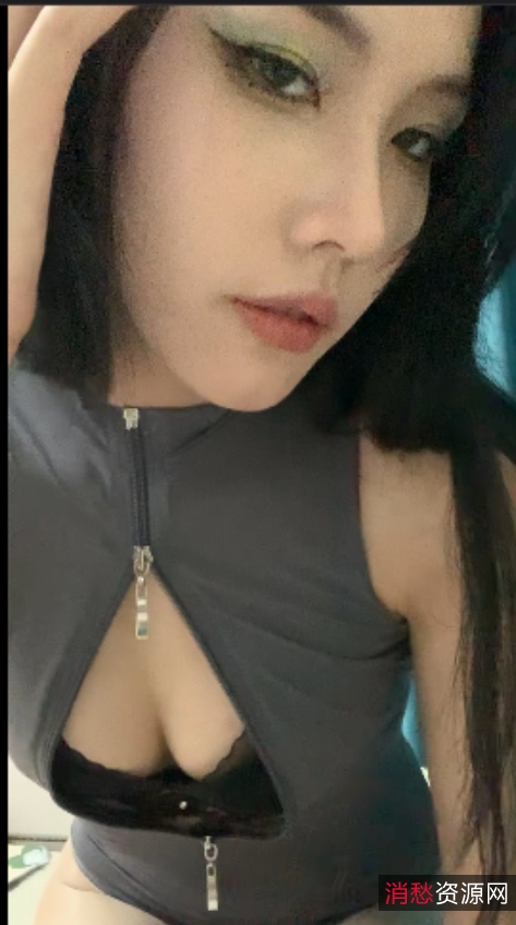 易直播胆胆热辣撩人合集38部15.3G若隐若现的诱惑