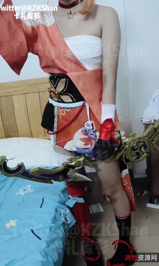 百度卡扎库杉COS足系列合集10部19.1G补，白嫩小脚诱惑