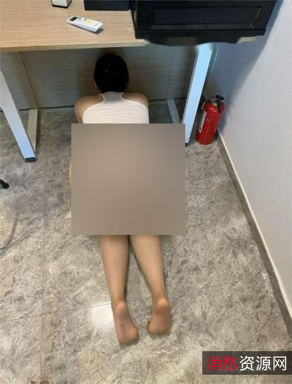 微密圈迷人五姨太最新展示8V合集89图极速上膛