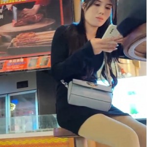 街拍大神KXCD第三弹20部2G视角刁钻