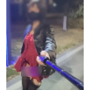 推特mikixka伪娘任务15部800m吊带袜诱惑