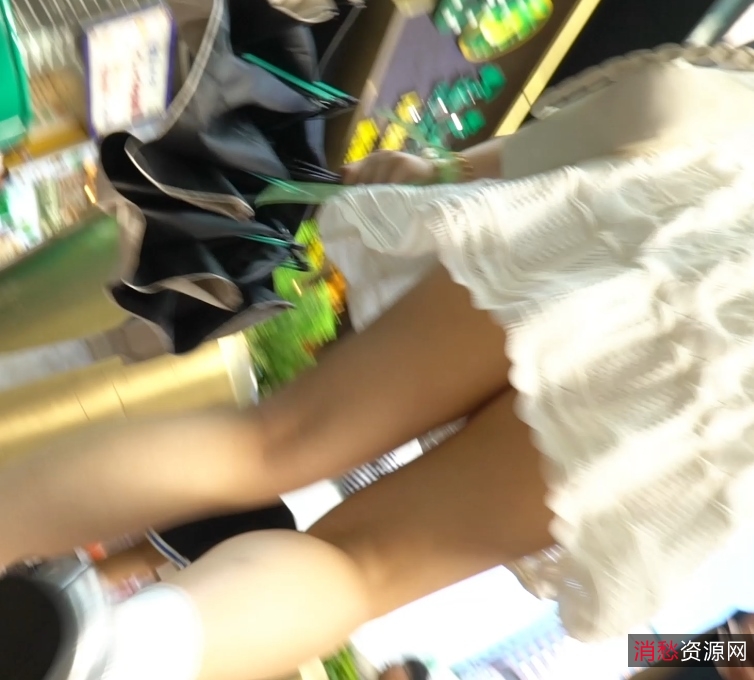 街拍白裙透臀合集277M绝了